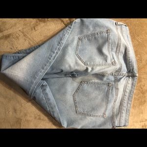 Old Navy Jeans - Cute jeans never worn Old Navy Jeans - Cute jeans never worn